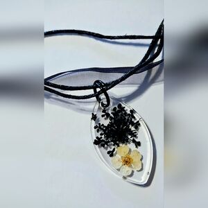 Elegant Black and White Floral Pendant Necklace